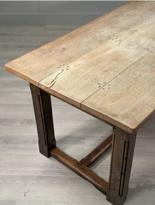 LARGE ANTIQUE OAK DINING TABLE - ADDITIONAL PHOTO 1