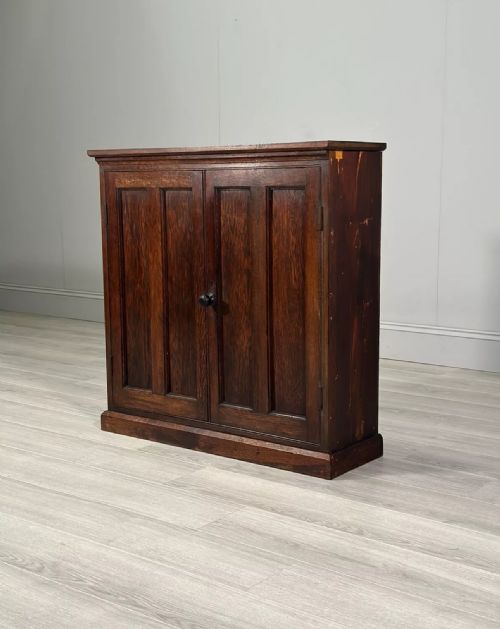 SMALL ANTIQUE OAK SCHOOL CUPBOARD - ADDITIONAL PHOTO 2