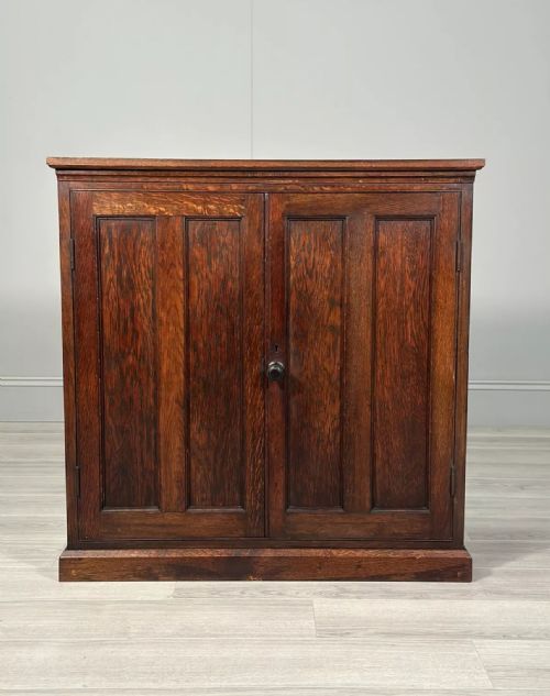 SMALL ANTIQUE OAK SCHOOL CUPBOARD - ADDITIONAL PHOTO 3