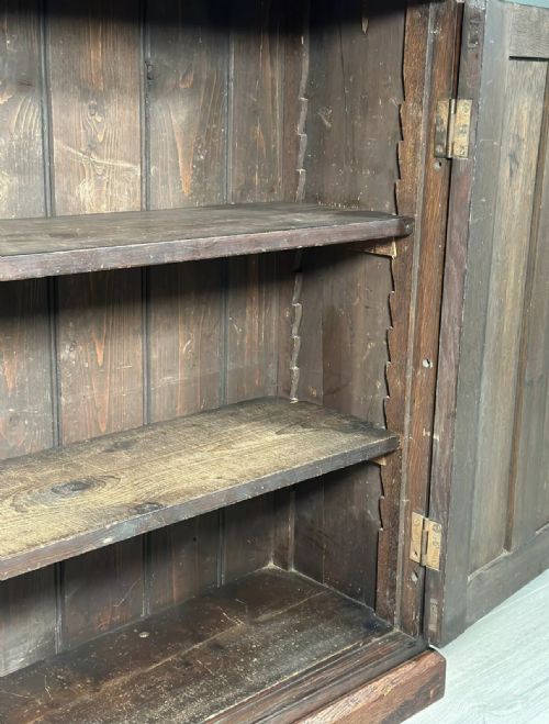 SMALL ANTIQUE OAK SCHOOL CUPBOARD - ADDITIONAL PHOTO 4