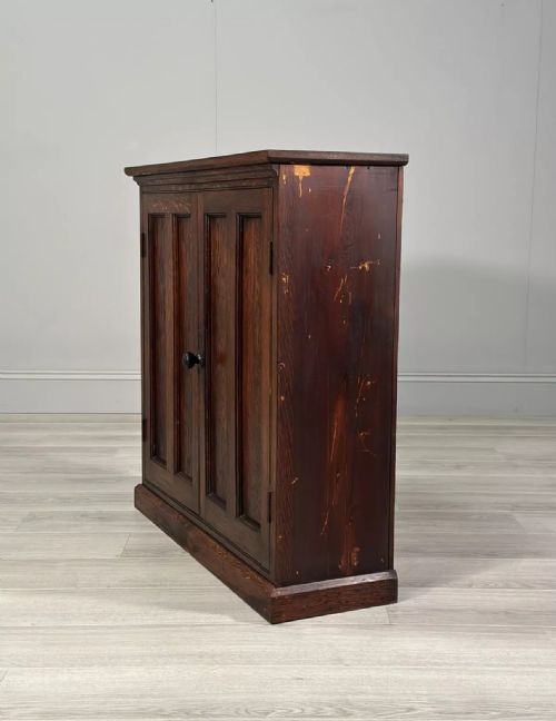 SMALL ANTIQUE OAK SCHOOL CUPBOARD - ADDITIONAL PHOTO 5