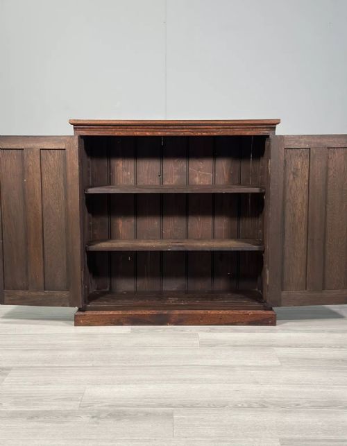 SMALL ANTIQUE OAK SCHOOL CUPBOARD - ADDITIONAL PHOTO 7