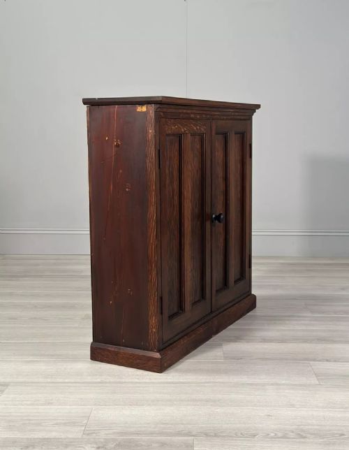 SMALL ANTIQUE OAK SCHOOL CUPBOARD - ADDITIONAL PHOTO 8