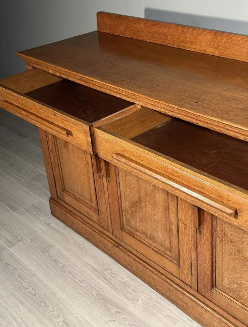 LARGE ARTS AND CRAFTS GOLDEN OAK SIDEBOARD C1920 - ADDITIONAL PHOTO 3