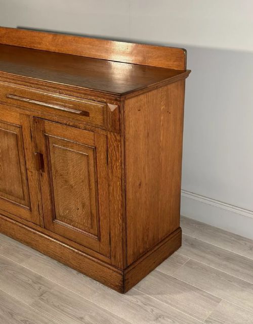 LARGE ARTS AND CRAFTS GOLDEN OAK SIDEBOARD C1920 - ADDITIONAL PHOTO 4