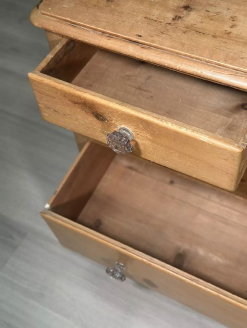 VICTORIAN PINE CHEST OF DRAWERS C1880 - ADDITIONAL PHOTO 2