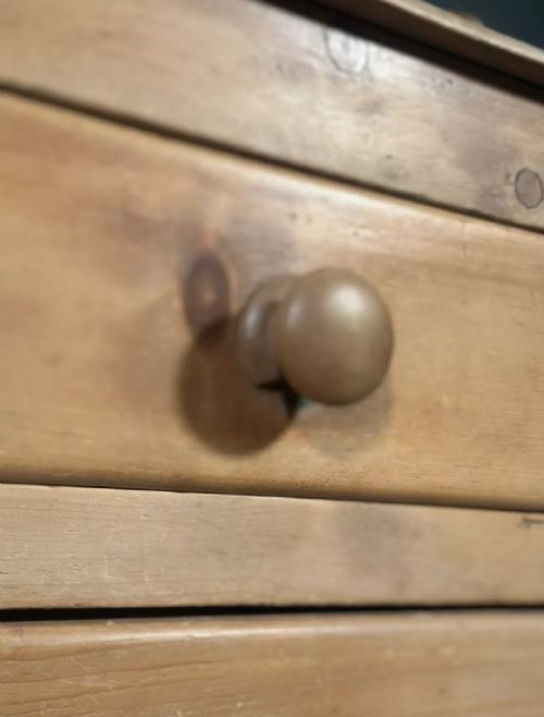 19TH CENTURY PINE CHEST OF DRAWERS - ADDITIONAL PHOTO 2
