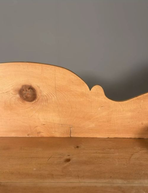 19TH CENTURY PINE CHEST OF DRAWERS - ADDITIONAL PHOTO 4