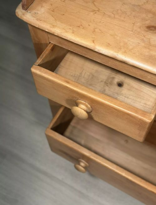19TH CENTURY PINE CHEST OF DRAWERS - ADDITIONAL PHOTO 5