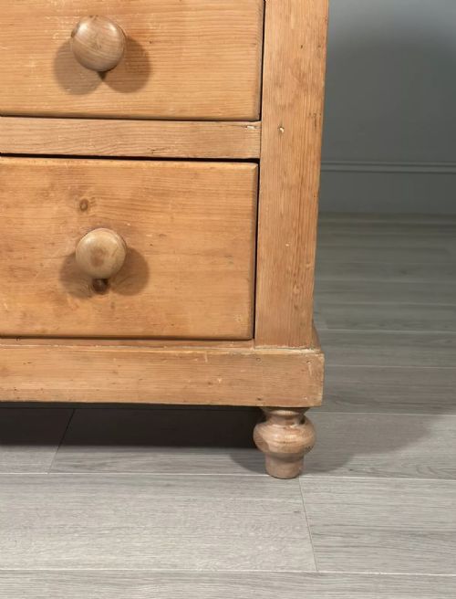 19TH CENTURY PINE CHEST OF DRAWERS - ADDITIONAL PHOTO 6
