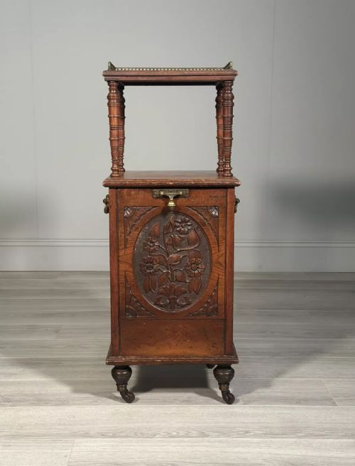A LATE VICTORIAN AESTHETIC MOVEMENT MAHOGANY FIRESIDE PURDONIUM - ADDITIONAL PHOTO 4