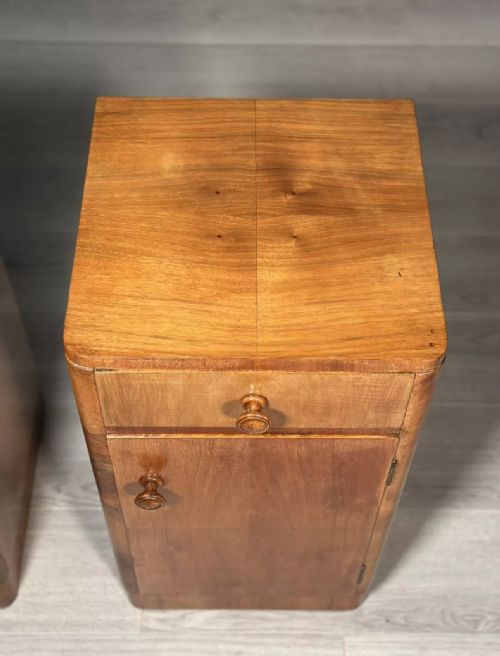 A PAIR OF ART DECO WALNUT BEDSIDE CABINETS - ADDITIONAL PHOTO 2