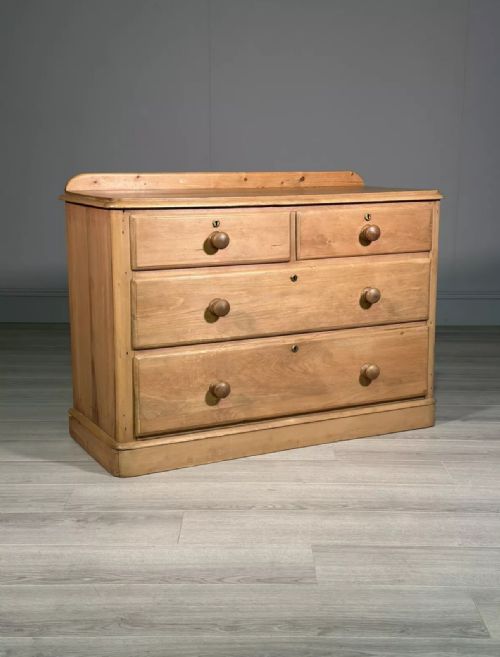 19th century pine chest of drawers - CATEGORY: ANTIQUE CHEST OF DRAWERS - DATED 1880