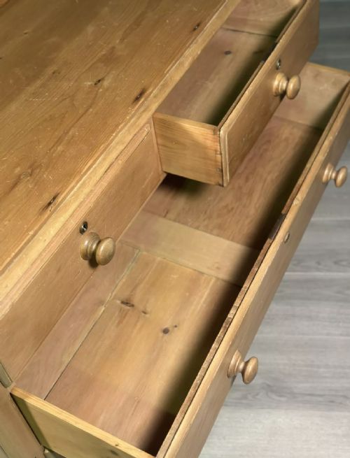 19TH CENTURY PINE CHEST OF DRAWERS - ADDITIONAL PHOTO 8