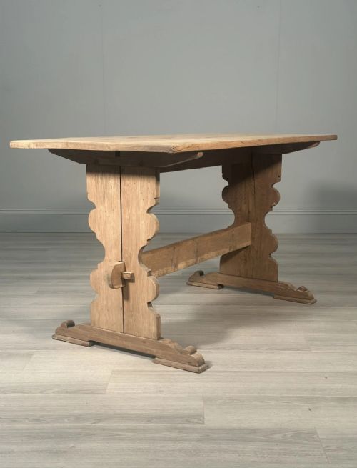 ANTIQUE LIGHT OAK FARMHOUSE DINING TABLE - ADDITIONAL PHOTO 1