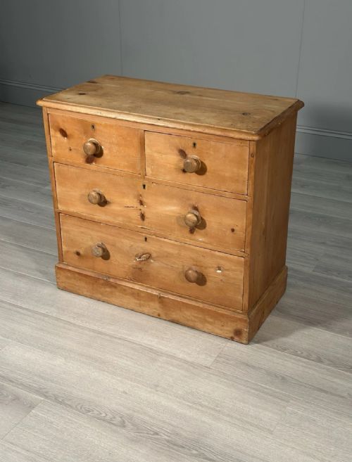 19TH CENTURY PINE CHEST OF DRAWERS - ADDITIONAL PHOTO 1