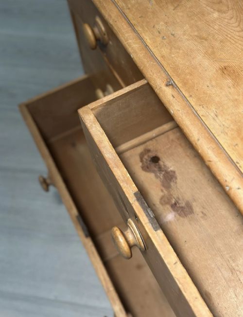 19TH CENTURY PINE CHEST OF DRAWERS - ADDITIONAL PHOTO 2