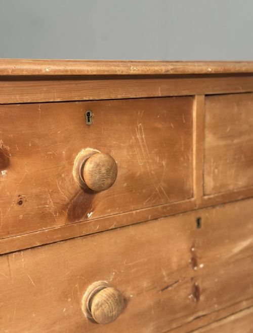 19TH CENTURY PINE CHEST OF DRAWERS - ADDITIONAL PHOTO 10