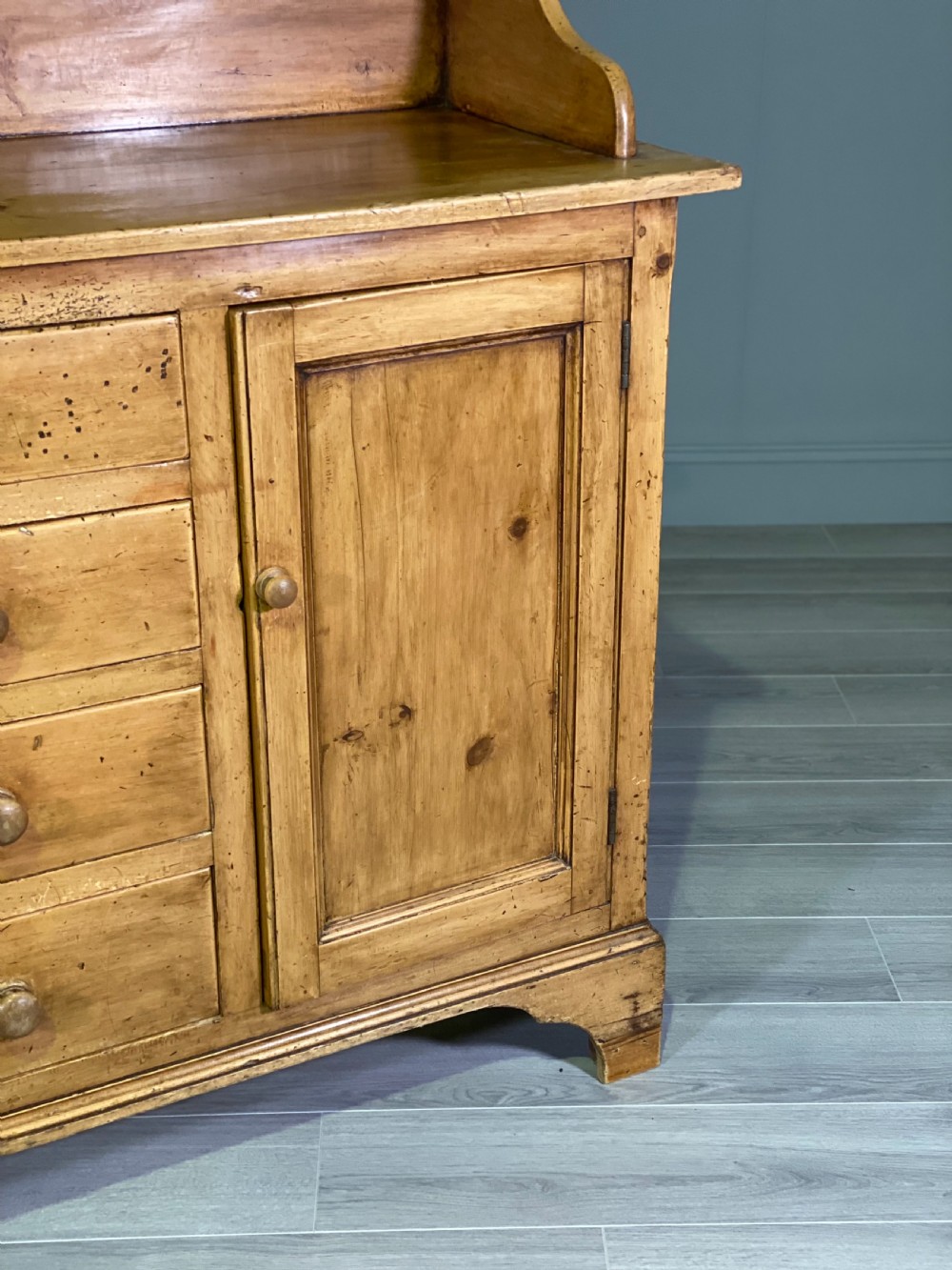 19th Century Pine Dresser View IV