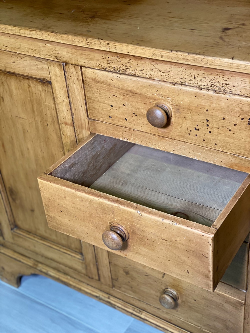 19th Century Pine Dresser View IX