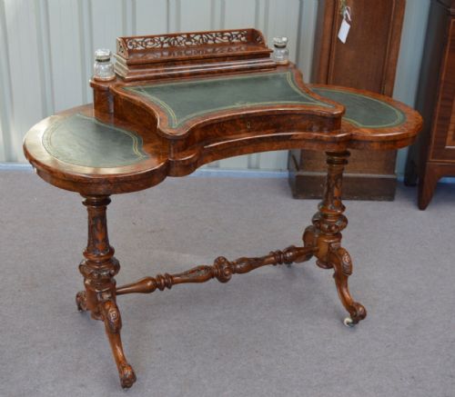 Fine Antique Victorian Burr Walnut Kidney Shaped Leather Writing Table Desk