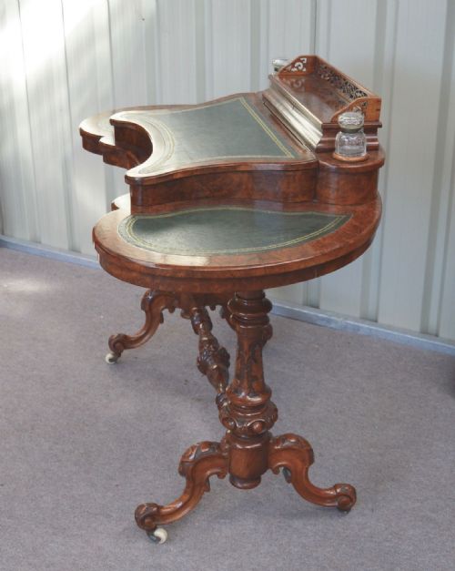 fig 2. Fine Antique Victorian burr walnut kidney shaped leather writing table desk