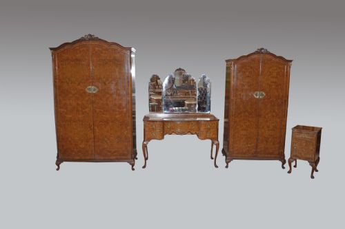 Queen Anne Style Walnut 4 Piece Bedroom Suite Maples & Co