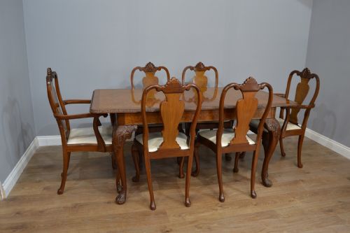 Walnut Queen Anne Style Dining Table and Six 6 Chairs