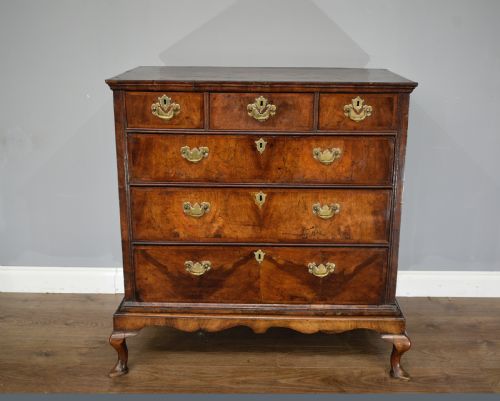 18th Century Walnut Queen Anne Chest of Drawers