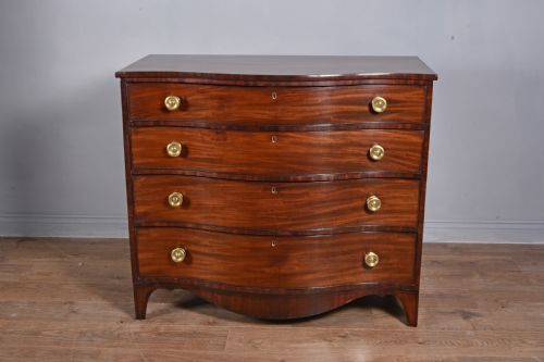 Georgian Mahogany Serpentine Chest of Drawers