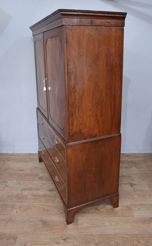 fig 1. Georgian mahogany gentlemen's linen press 