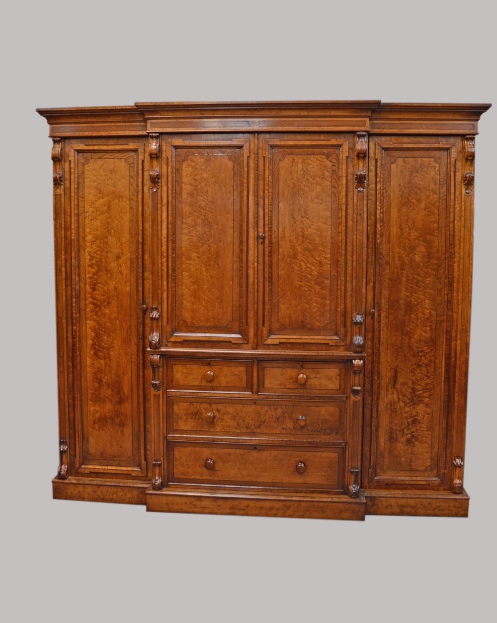 Large Antique Victorian 4 door maple wardrobe compactum linen press