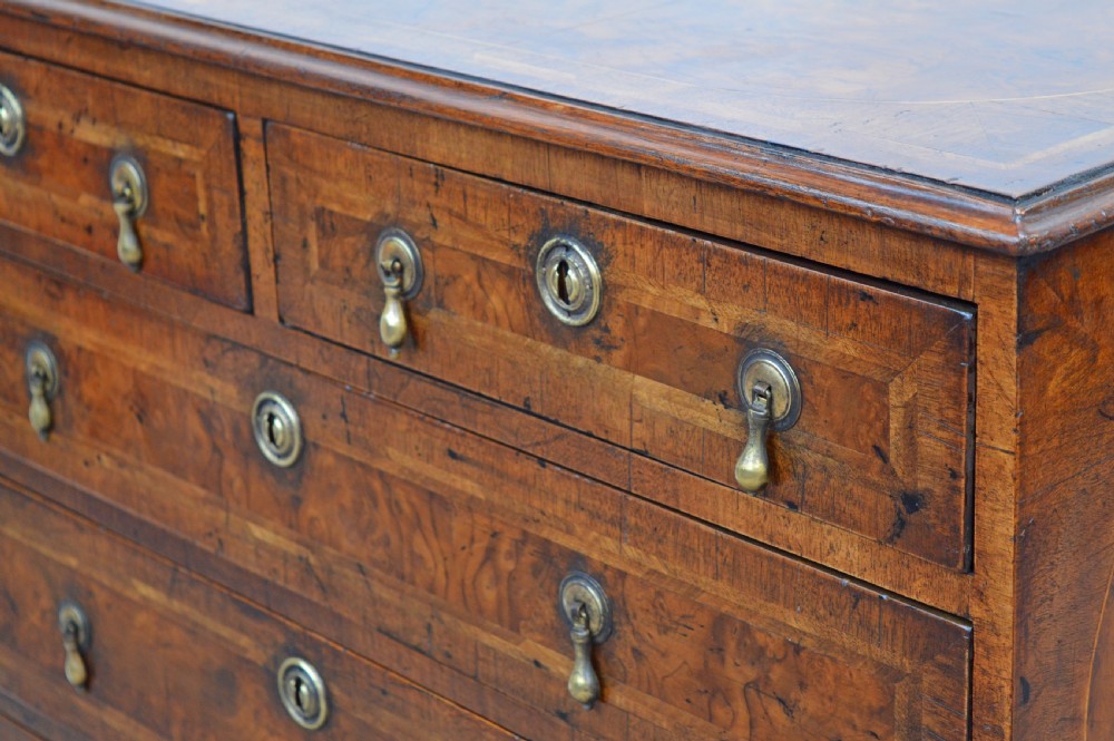 ANTIQUE EARLY 19TH CENTURY WALNUT CHEST OF DRAWERS  View V