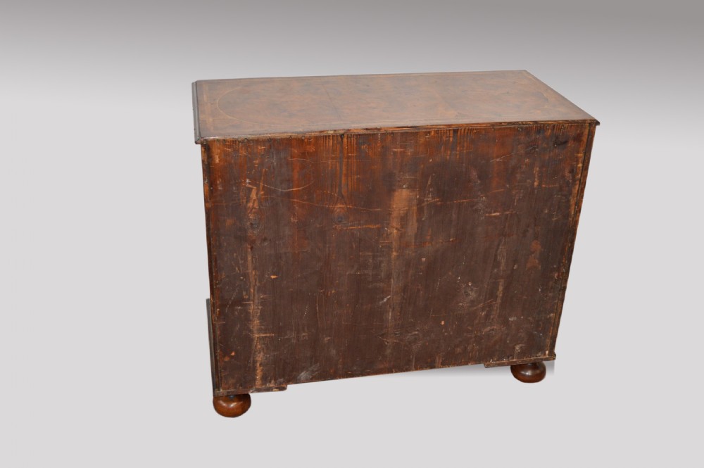 ANTIQUE EARLY 19TH CENTURY WALNUT CHEST OF DRAWERS  View VI