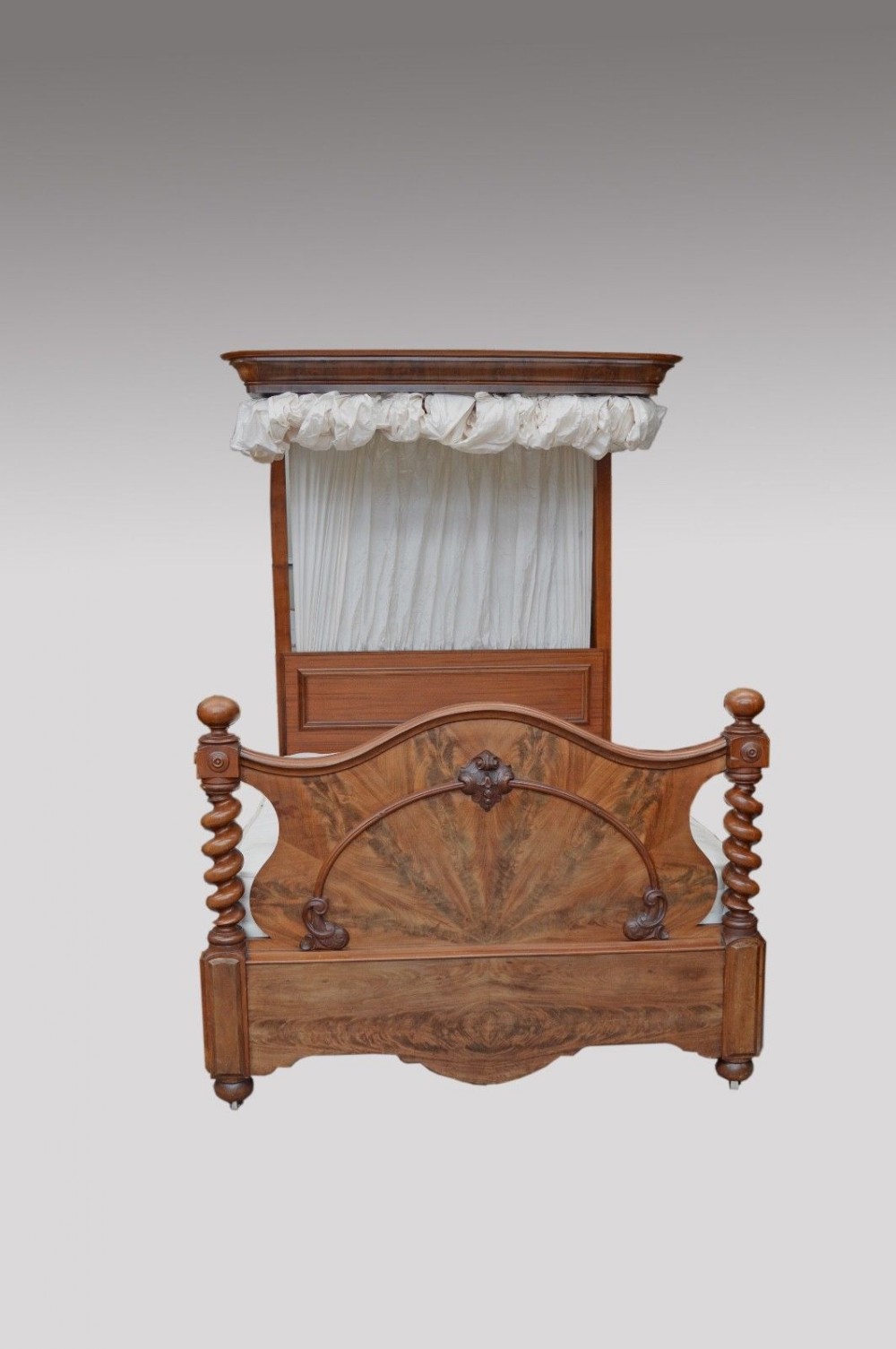 Victorian 5ft king size mahogany half tester bed 