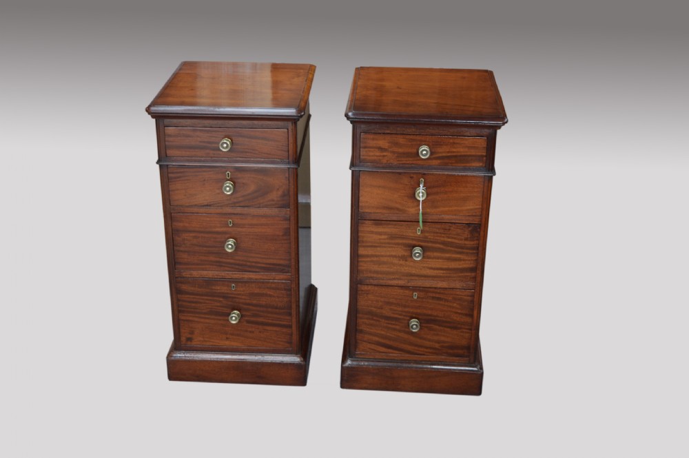 pair of Victorian mahogany bedside chests of drawers 