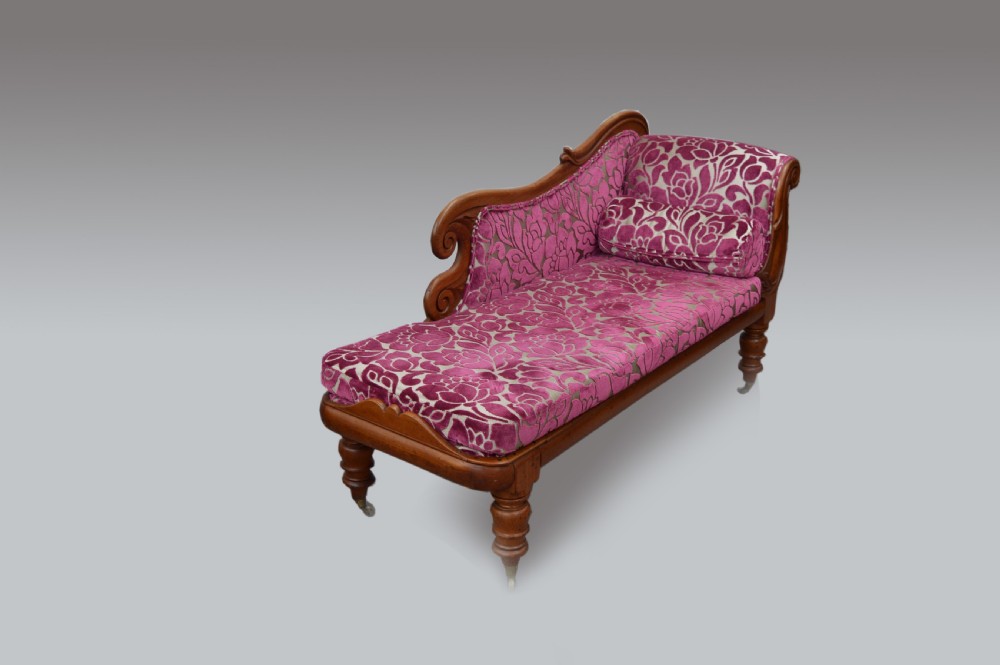 Victorian walnut chaise longue sofa  View II