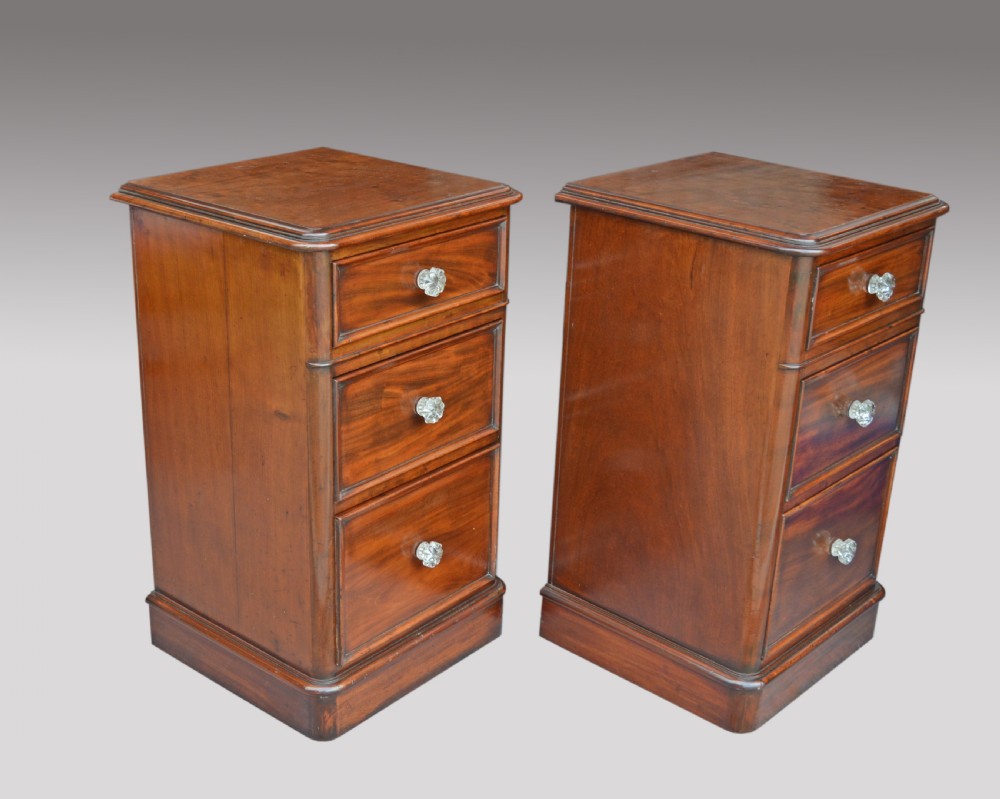 Fine pair of Victorian mahogany bedside chests of drawers  View III