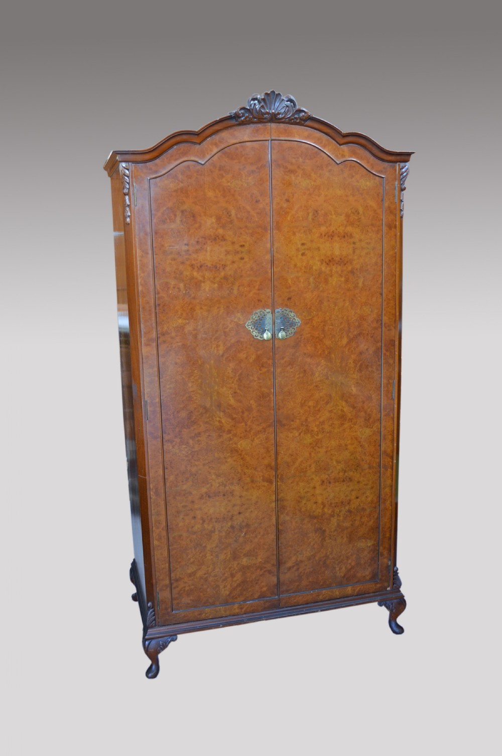Queen Anne style walnut 4 piece bedroom suite maples & co  View III