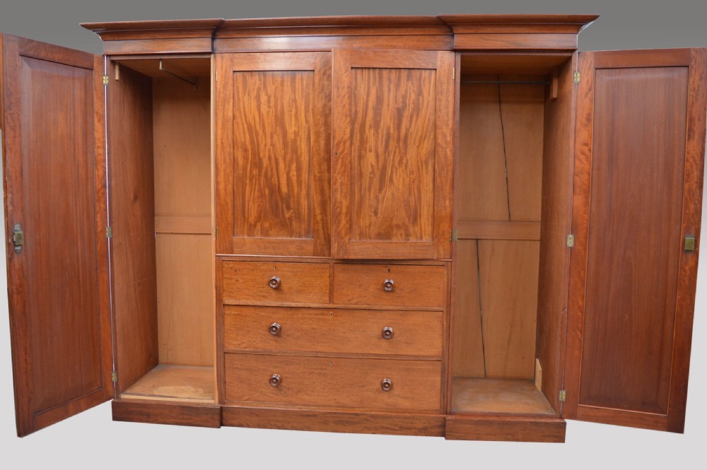 Large Antique Victorian mahogany 4 door wardrobe  View II