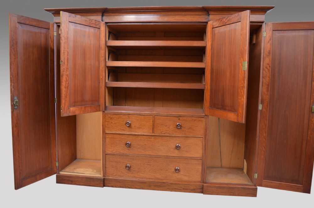 Large Antique Victorian mahogany 4 door wardrobe  View III