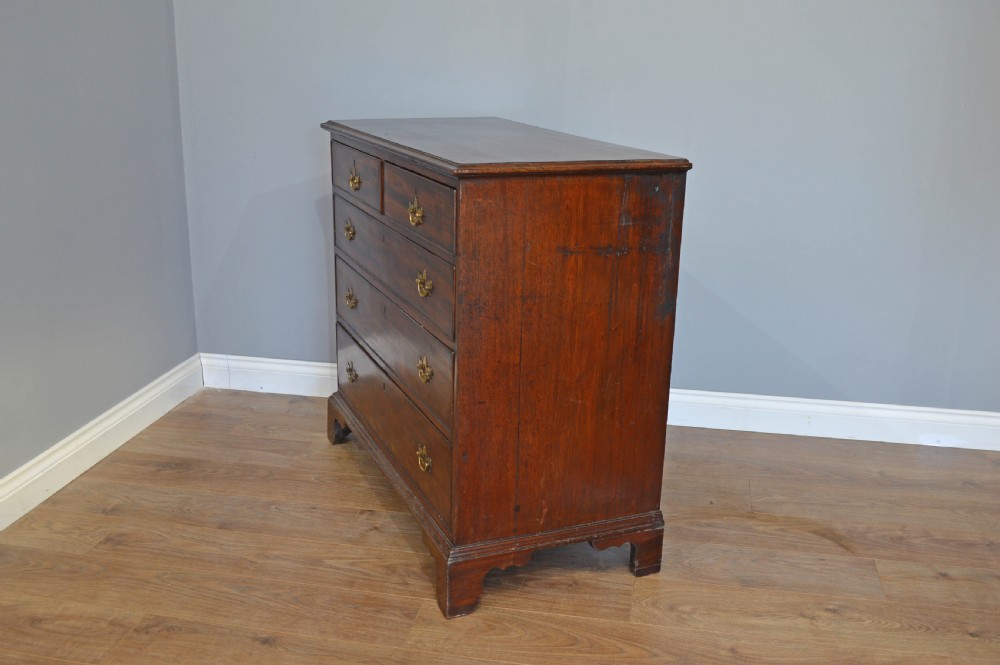 Georgian chest of drawers  View III
