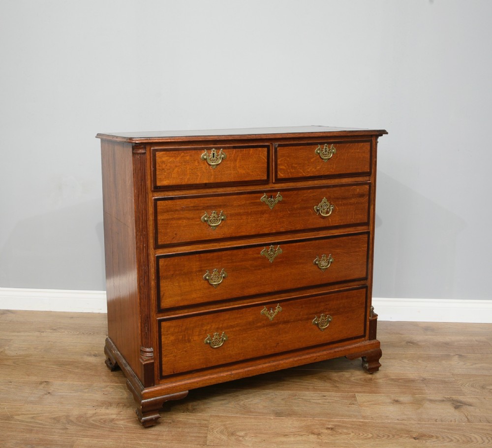 Georgian oak chest of drawers 