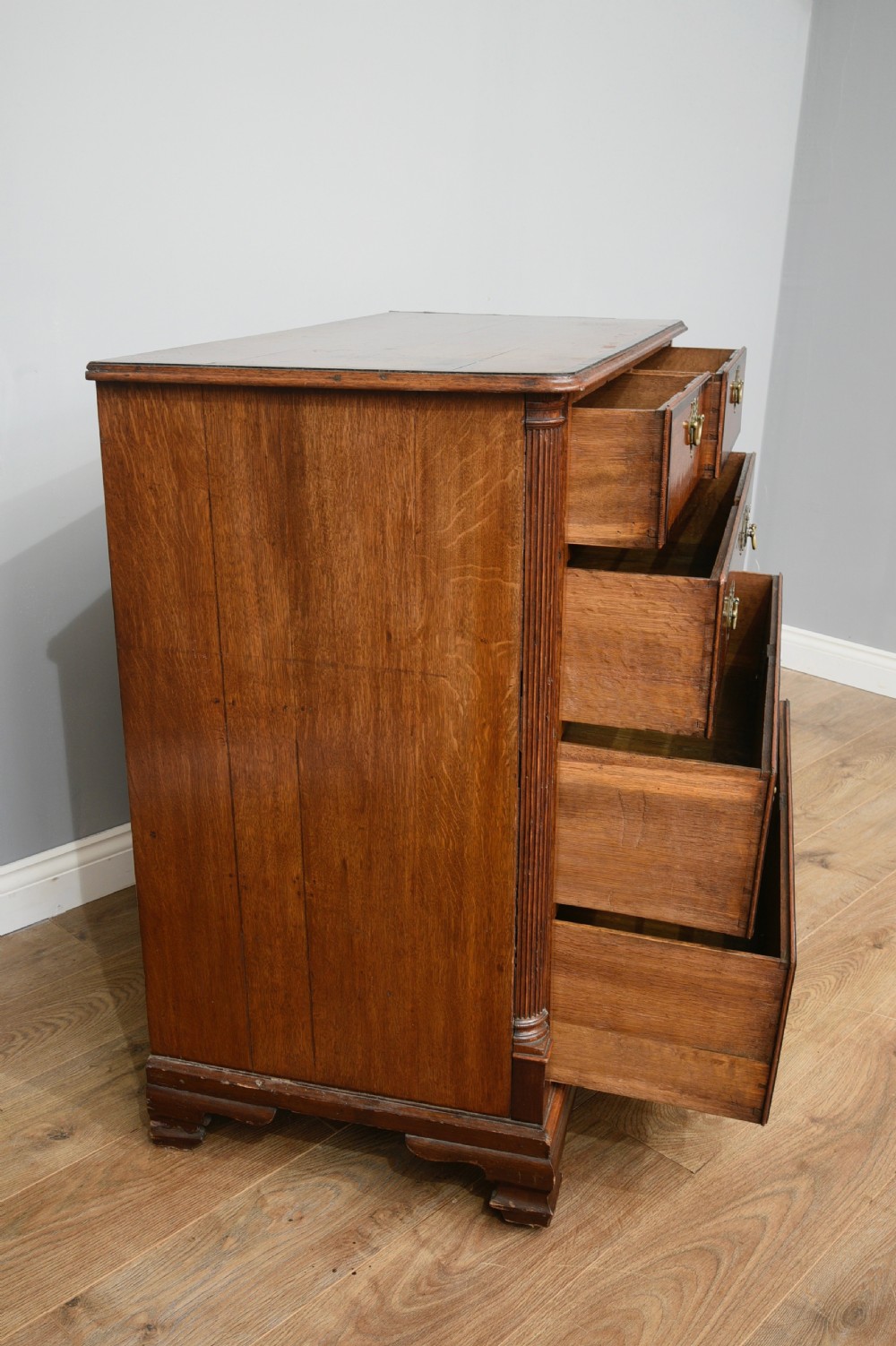 Georgian oak chest of drawers  View III