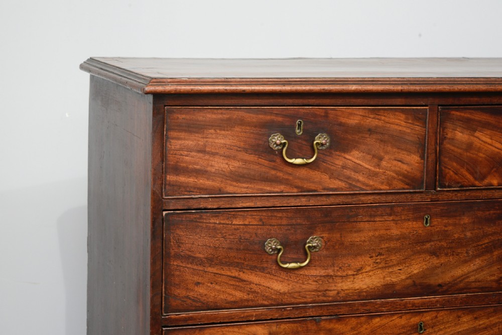 Georgian mahogany chest of drawers  View III
