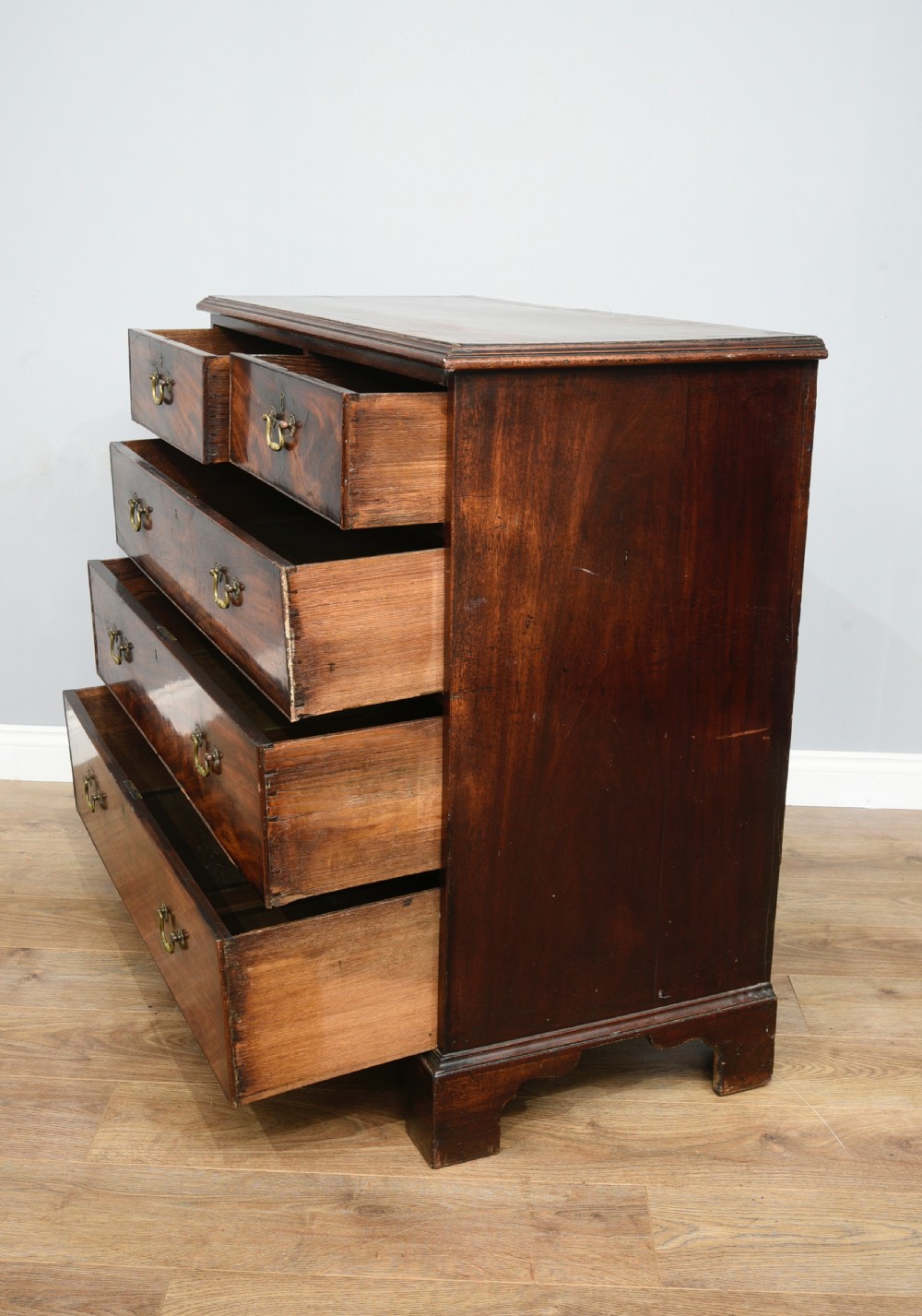 Georgian mahogany chest of drawers  View IV