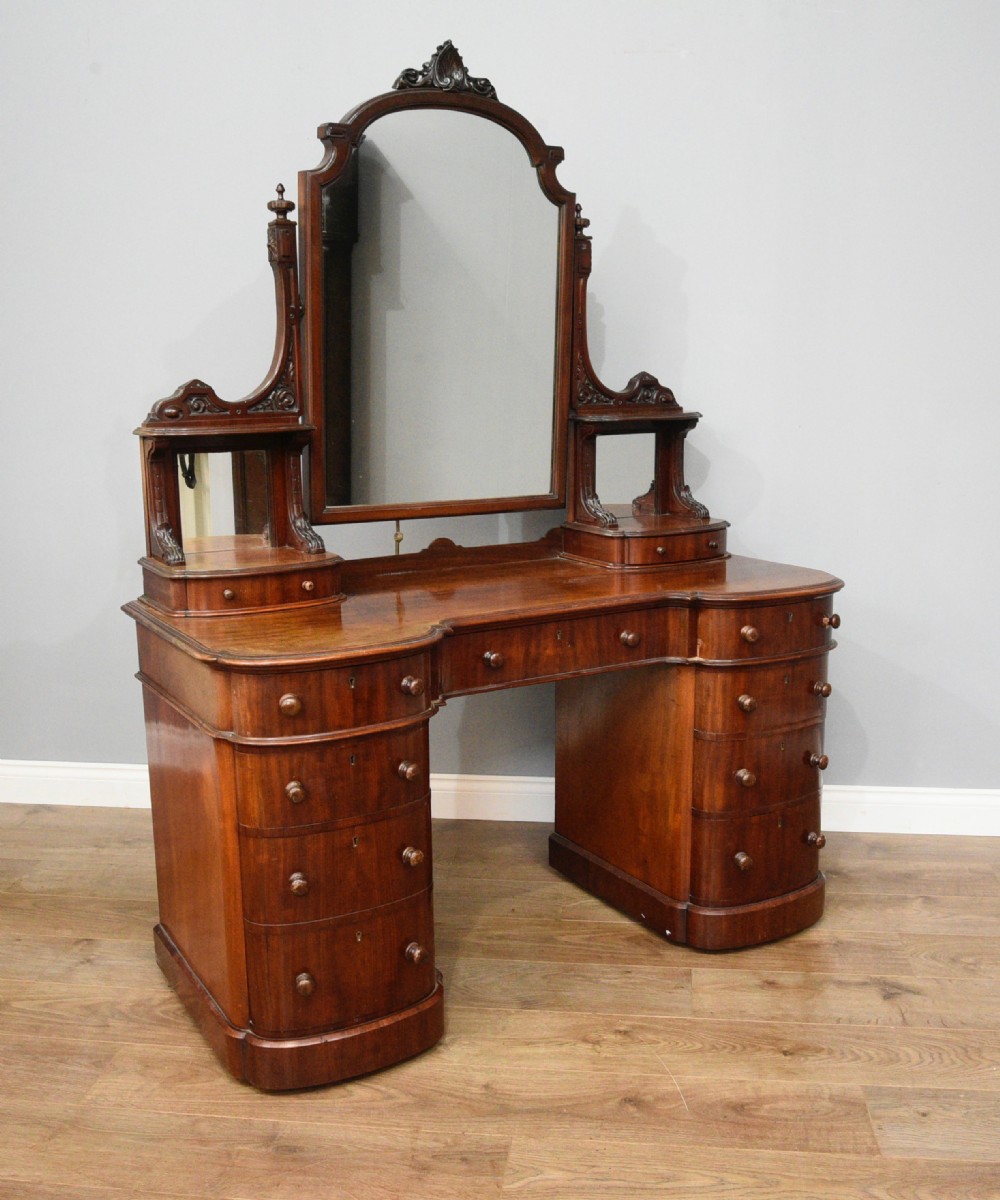 Victorian bow fronted pedestal dressing table 