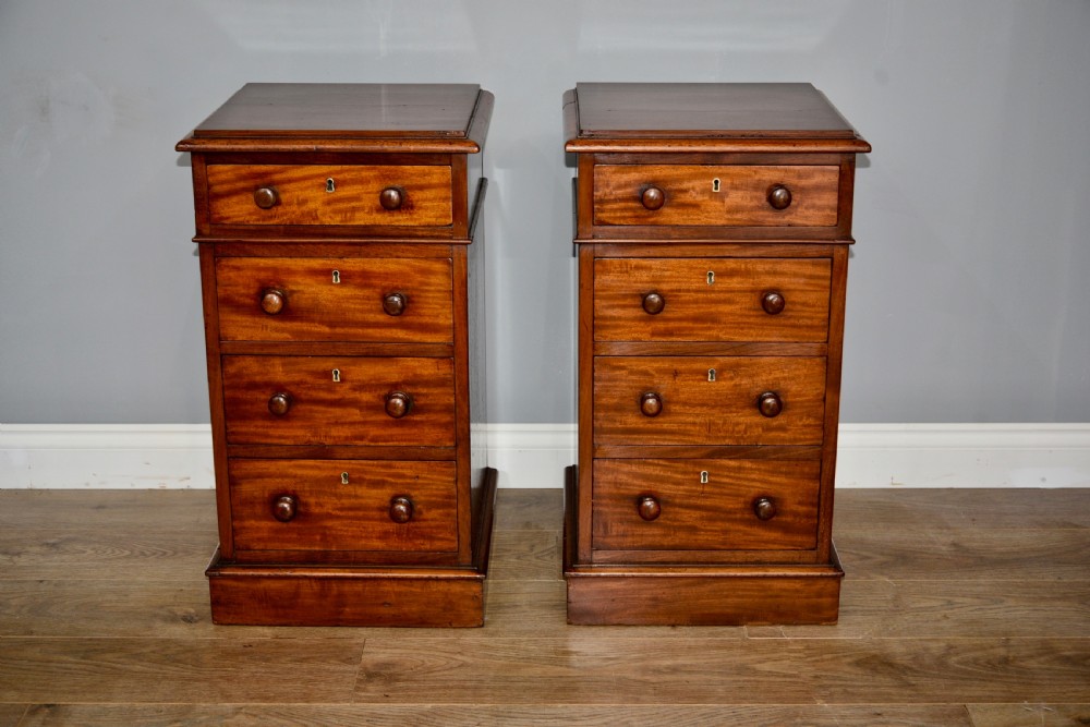 pair of Victorian mahogany chests of drawers 