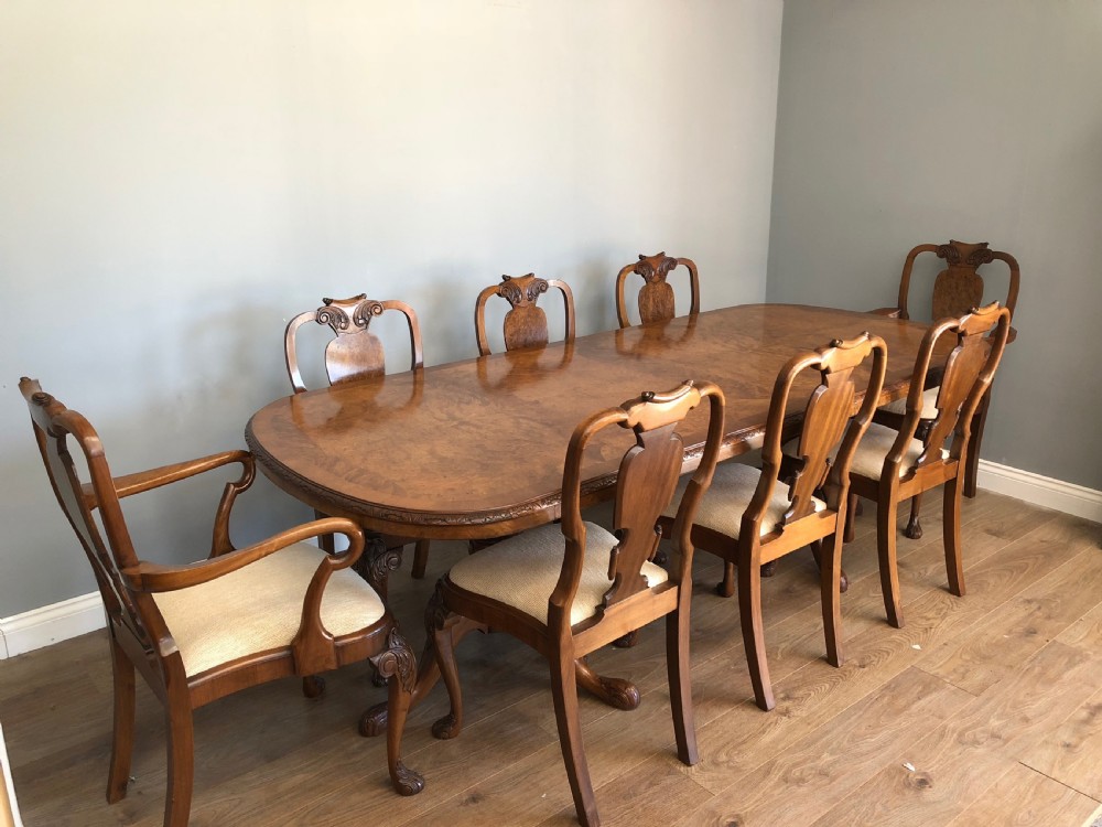 Walnut Queen Anne style dining table and 8 chairs 
