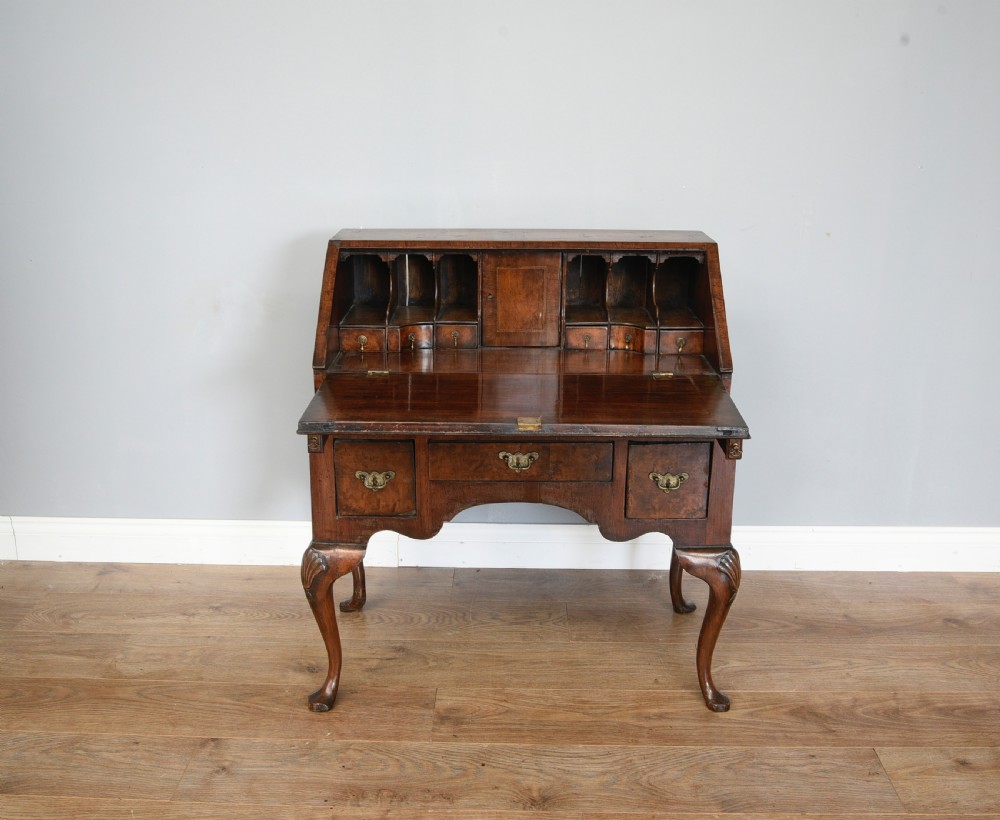 18th century walnut Queen Anne bureau  View IV